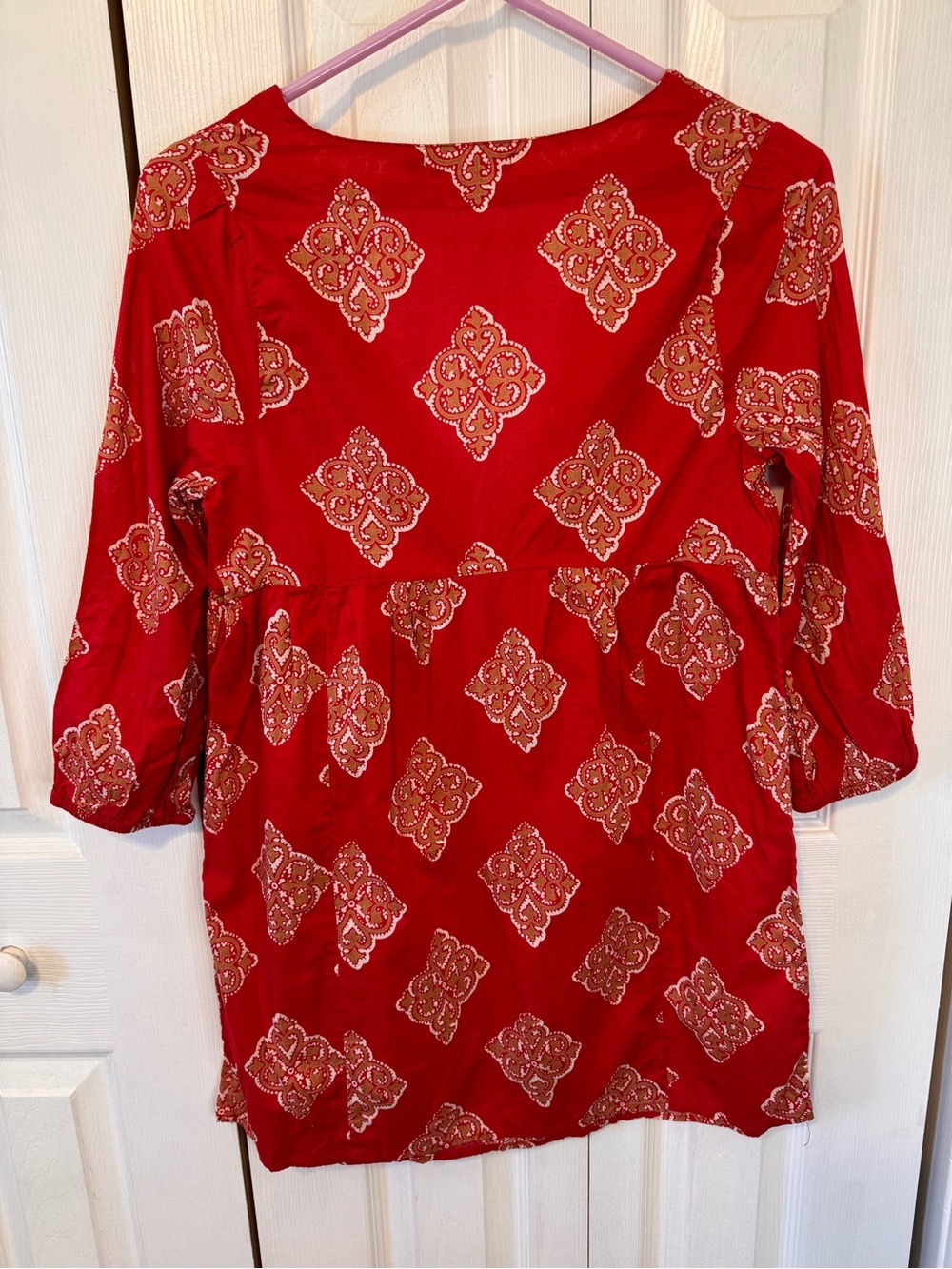 Joie a La Plage Red Medallion Print VNeck Tunic Blouse Size Small 3/4 Sleeve - Picture 8 of 14